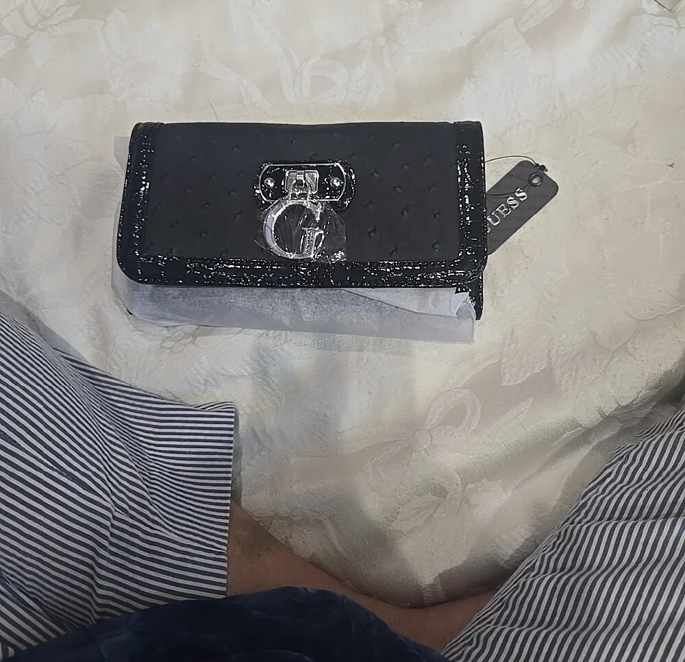 Guess sleek wallet